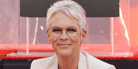 jamie lee curtis sexy photos|Jamie Lee Curtis, 63, Poses Nude and in a Bathing Suit in NYT。